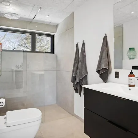 Stunning In With Wifi And 4 Bedrooms * Glesborg