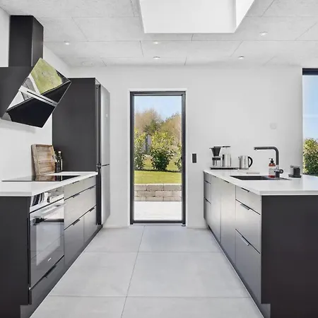 Stunning In With Wifi And 4 Bedrooms 펜션 *