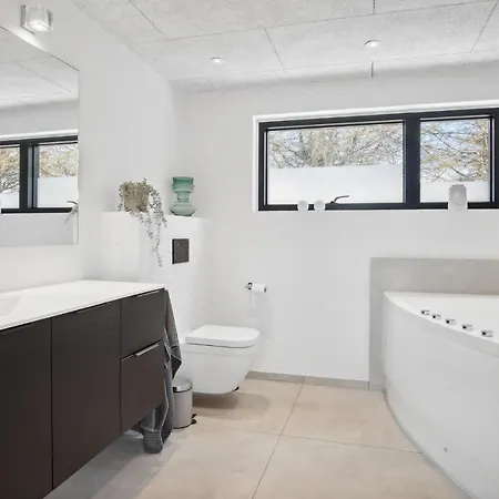 Stunning In With Wifi And 4 Bedrooms