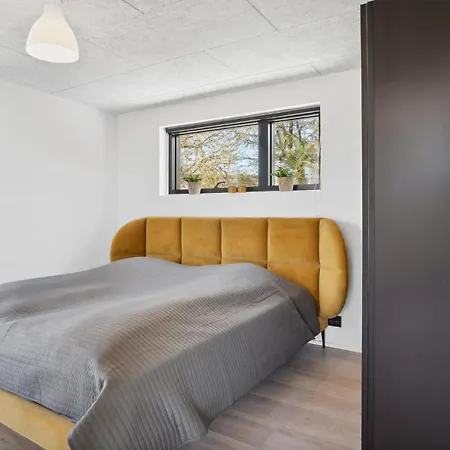 Stunning In With Wifi And 4 Bedrooms 펜션 Glesborg